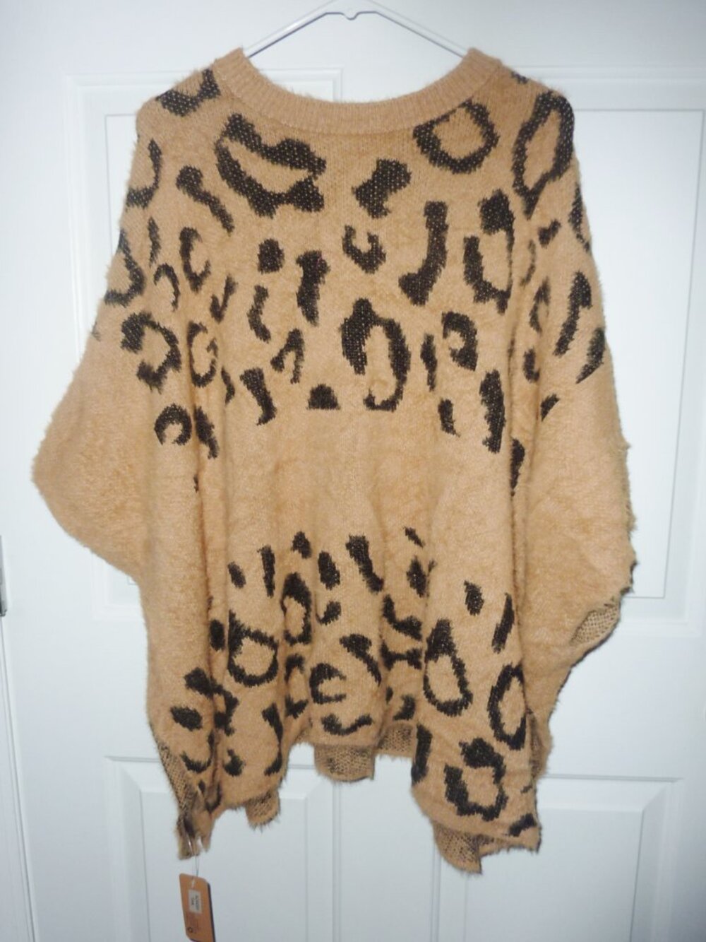 NWT ODiva Camel and Black Leopard Pullover Poncho Super Soft One Size
